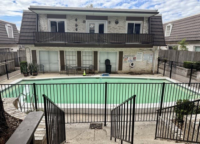 2-bedroom rental at 8038 Broadway Unit 223 in San Antonio TX