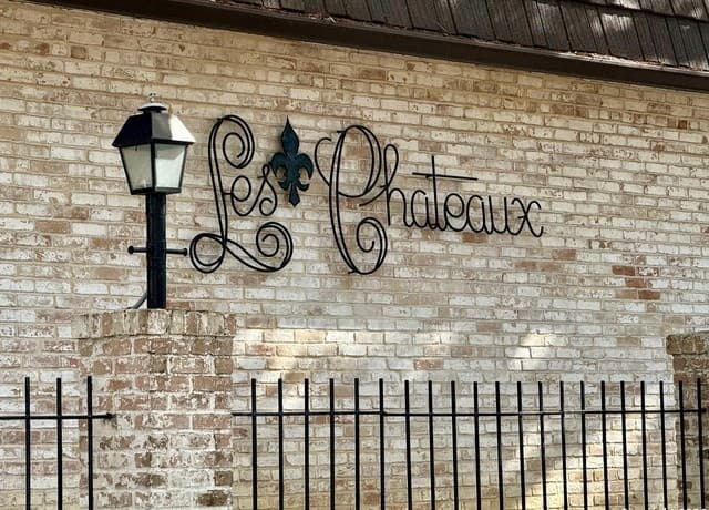 2-bedroom rental at 8038 Broadway Unit 223 in San Antonio, TX — photo 2