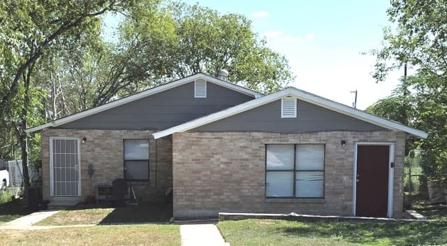 3-bedroom rental at 918 Hampton Unit 1 in San Antonio TX