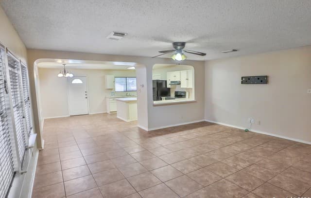 7811 Bypass — photo 2