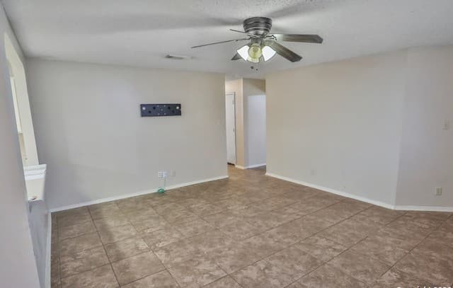 7811 Bypass — photo 3