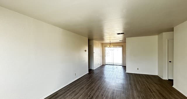 939 Hayloft Ln — photo 4