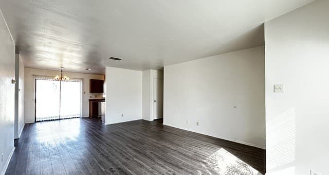 939 Hayloft Ln — photo 5