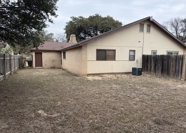 2-bedroom rental at 6806 Betty Levy in San Antonio, TX — photo 2