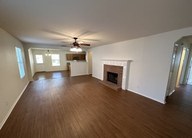 143 Oak Grove — photo 2