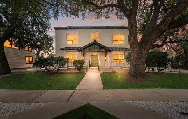 1-bedroom rental at 1635 W Mulberry Ave Unit 104 in San Antonio TX