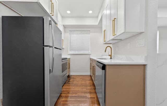 1-bedroom rental at 1635 W Mulberry Ave Unit 206 in San Antonio, TX — photo 5
