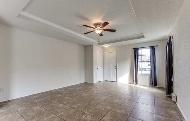 10810 Gunsel — photo 3