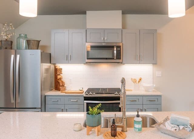 210 W Peden Unit 112 — photo 3