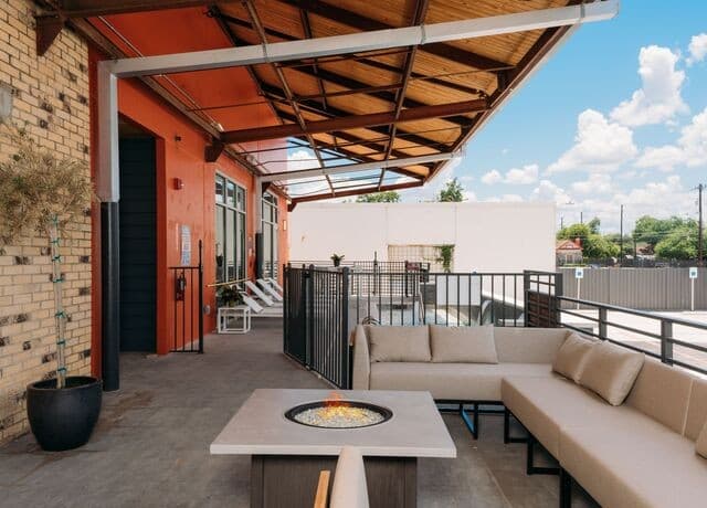 210 W Peden Unit 112 — photo 4