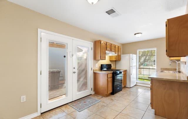 8033 Big Bend — photo 5