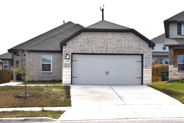 9210 Espradrille Run — photo 1