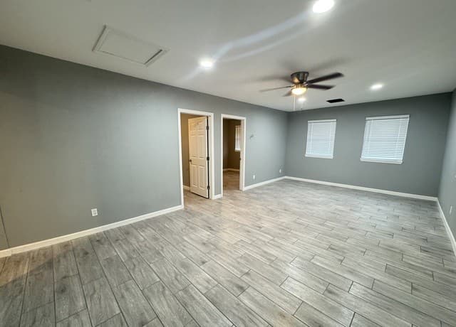 3-bedroom rental at 2703 Menchaca Unit B in San Antonio, TX — photo 3