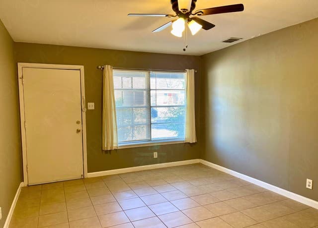 768 Edgebrook Lane — photo 3