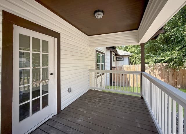 419 W Huisache — photo 3