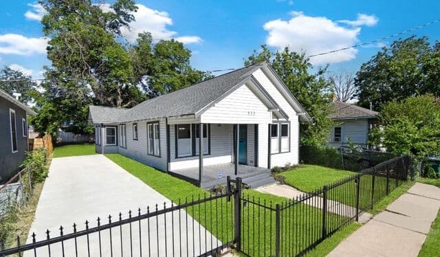 823 N Palmetto — photo 2