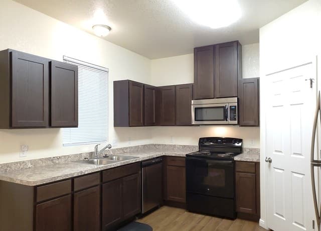 8715 8th St Unit 1 — photo 3