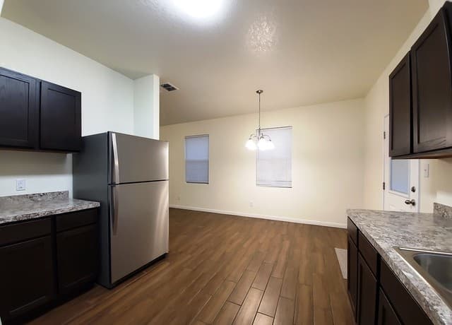 8715 8th St Unit 1 — photo 4