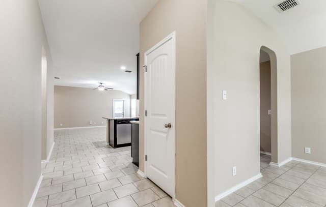 8402 Hudson Hollow — photo 3