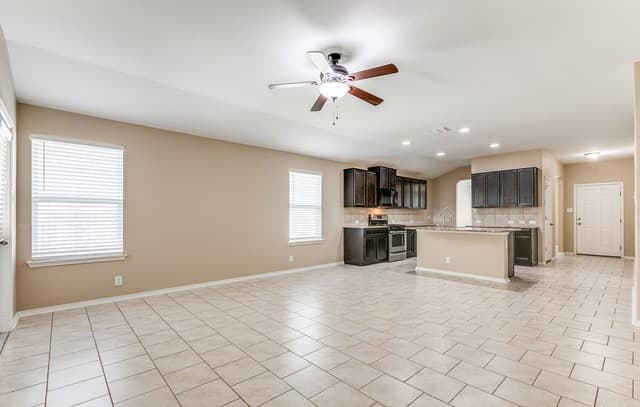 8402 Hudson Hollow — photo 4