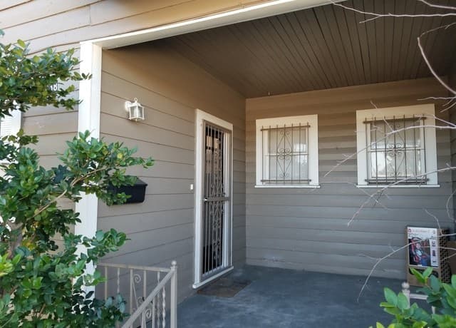 2238 Interstate 35 — photo 2