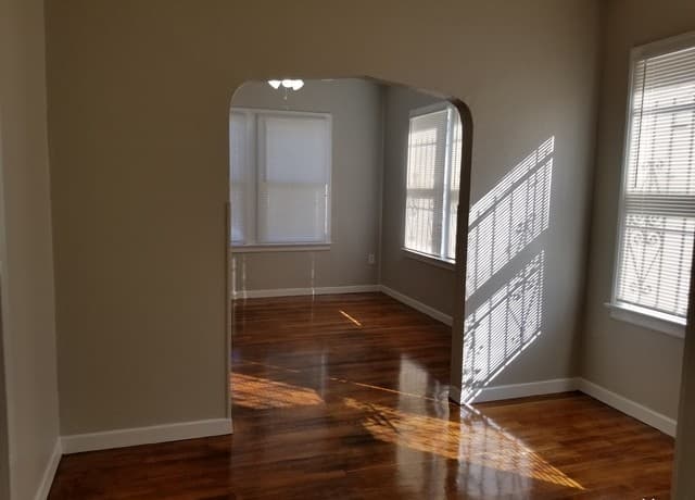 2238 Interstate 35 — photo 5