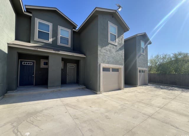 6619 Arancione Ave. Unit 104