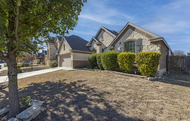 8727 Hideout Bend — photo 3