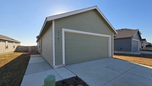 10527 Dugas Dr — photo 1