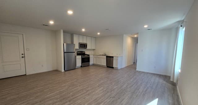 10527 Dugas Dr — photo 2