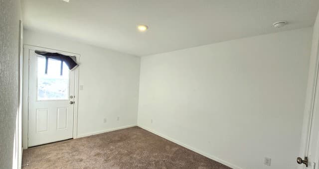 10527 Dugas Dr — photo 5