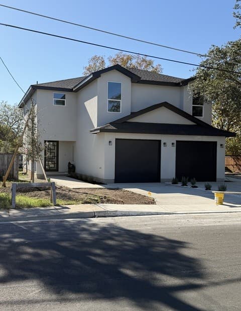 2610 Woodbury Unit 101