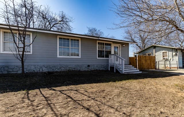 2114 Jupiter St — photo 2