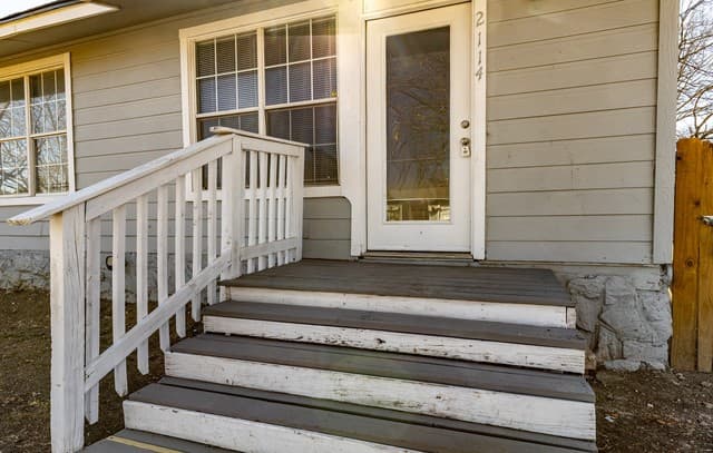 2114 Jupiter St — photo 4