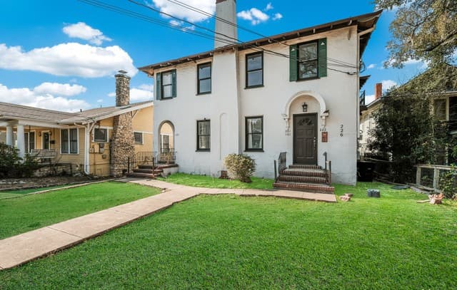 2-bedroom rental at 226 E Huisache Ave Unit 101 in San Antonio TX