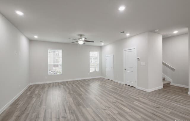 21402 James Charles — photo 5