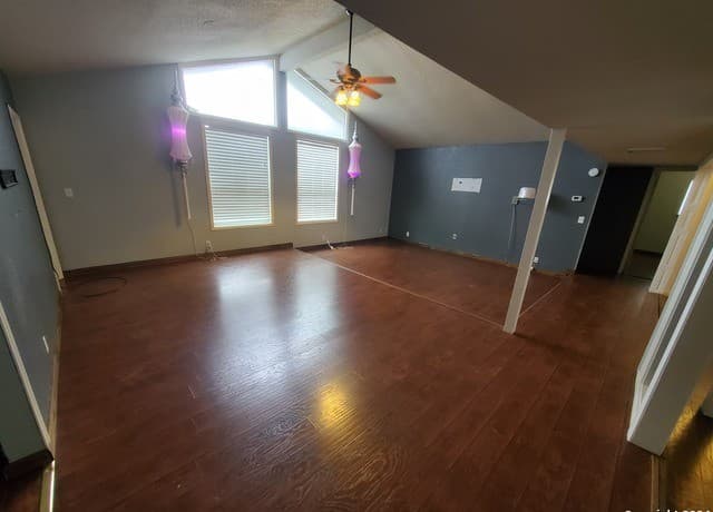 5295 Round Table — photo 3