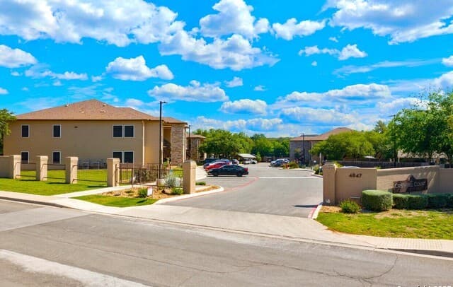 4847 Brandeis Unit 3101 — photo 2