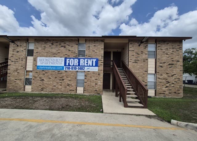 300 Moursund Blvd. Unit 10 — photo 1