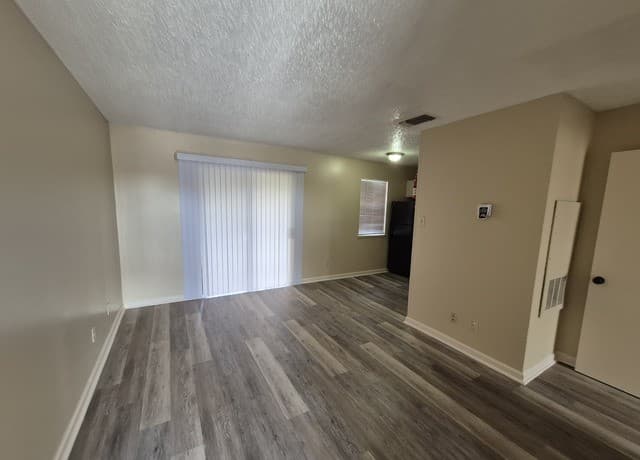 300 Moursund Blvd. Unit 10 — photo 2