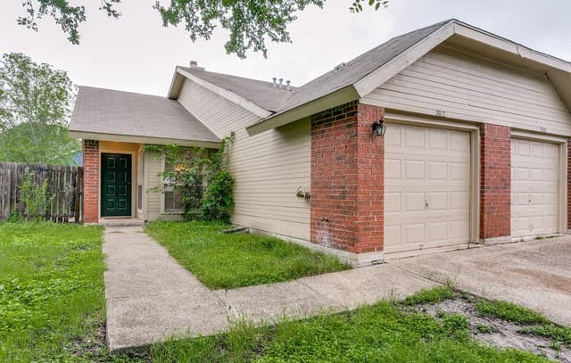 2-bedroom rental at 7017 Silver Canyon in San Antonio, TX — photo 2
