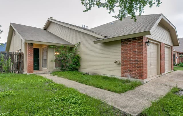 2-bedroom rental at 7017 Silver Canyon in San Antonio, TX — photo 3