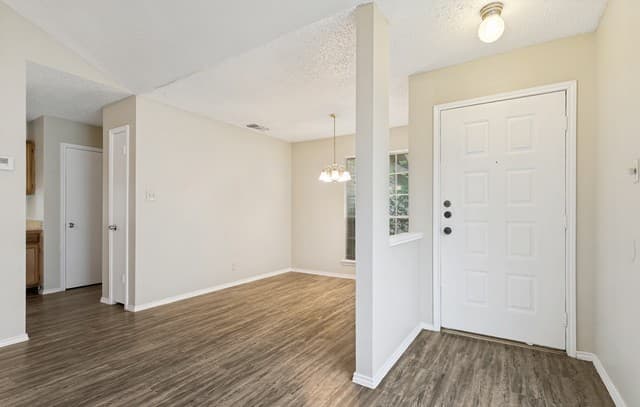 2-bedroom rental at 7017 Silver Canyon in San Antonio, TX — photo 4
