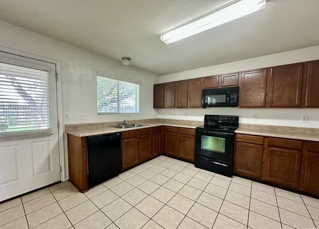 5811 Providence Oak — photo 2