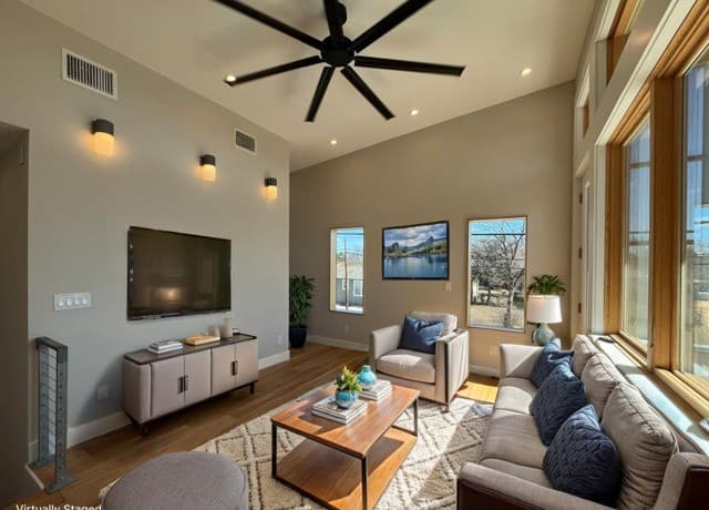 1107 S Cherry St. — photo 2