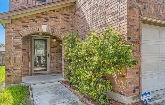 10202 Maple — photo 3