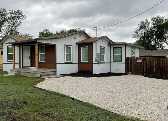 2703 Menchaca Unit A — photo 2