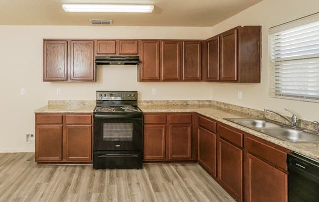 8930 Scarlett Place — photo 4