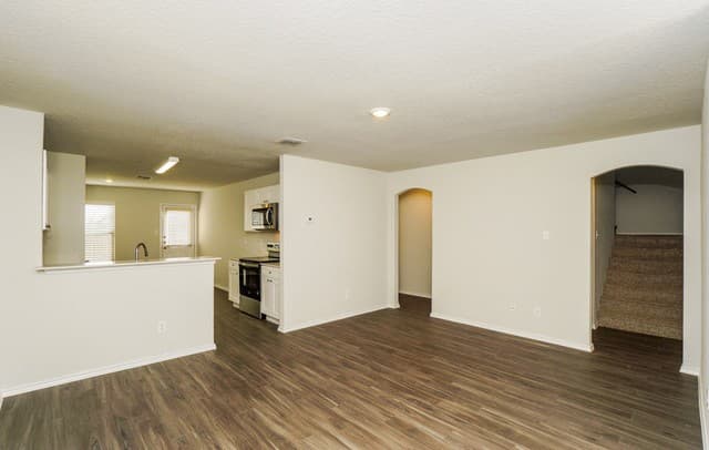 826 Robillard Lane — photo 2