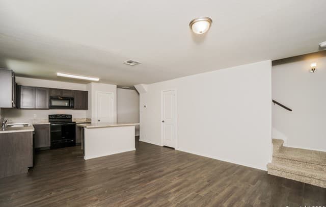 5123 Jade Crossing — photo 3